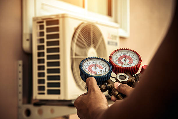 Professional Hvac technician working in Soquel, CA